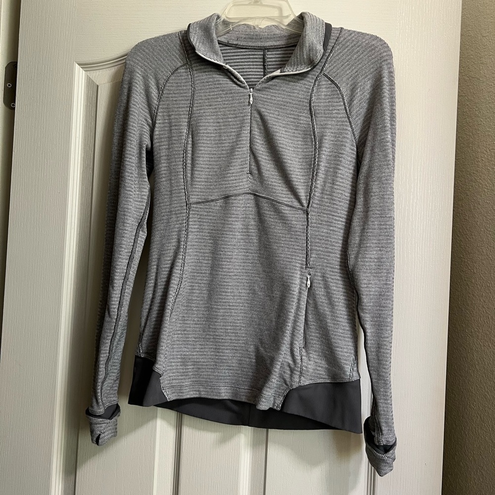 Lululemon Pull Over Jacket Runderful Zip Gray White Striped Thumbholes 6